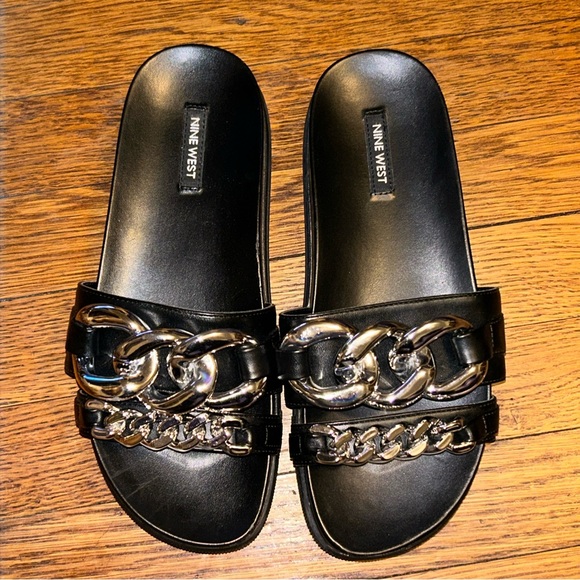 Nine West Nope 3 With Chain Link slides - Picture 2 of 4